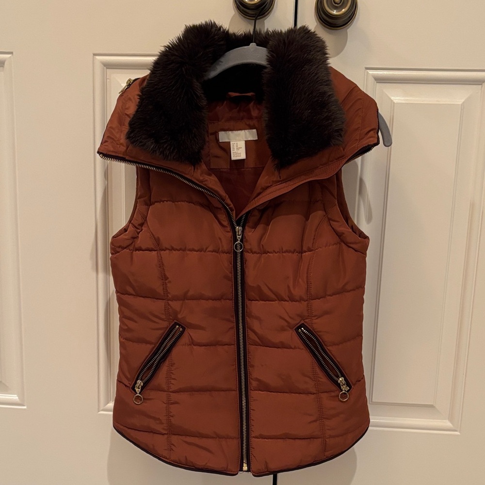 H&M Rust Quilted Vest with Faux Fur Collar